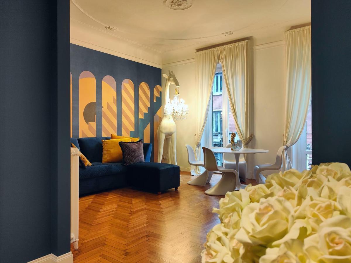 Apartment Luxury 2 Bedrooms And 2 Baths In Downtown With Ac, Wifi, Subway Aiport Conneted *